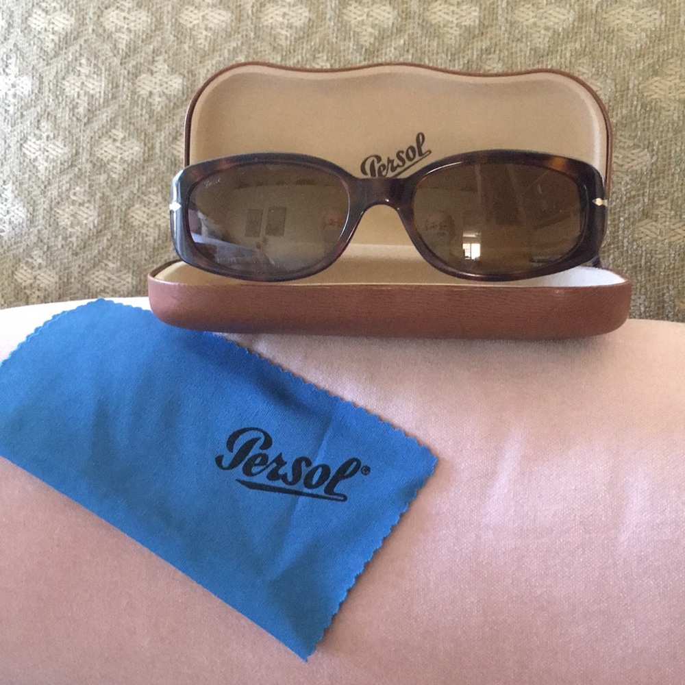 Persol Sunglasses polar lens with Tortoiseshell.